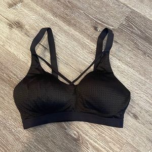 32D VS sports bra